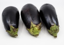 营养丰富的紫皮茄子图片_18张