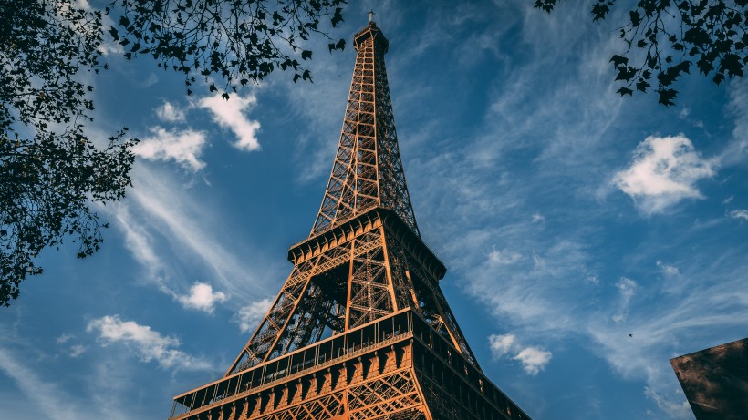 点击大图看下一张：法国巴黎地标建筑埃菲尔铁塔建筑风景图片
