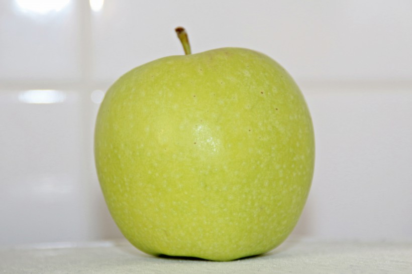 点击大图看下一张：酸甜味道的青苹果图片