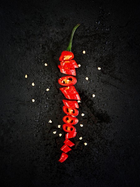 点击大图看下一张：红色新鲜辛辣的辣椒图片