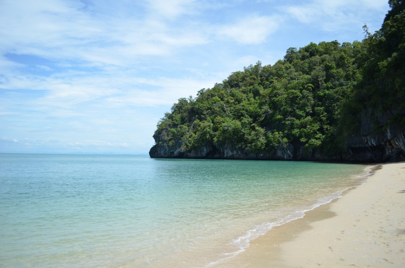 点击大图看下一张：马来西亚兰卡威群岛风景图片