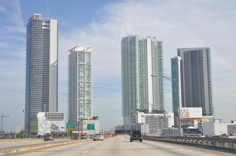 点击大图看下一张：美国迈阿密建筑风景图片