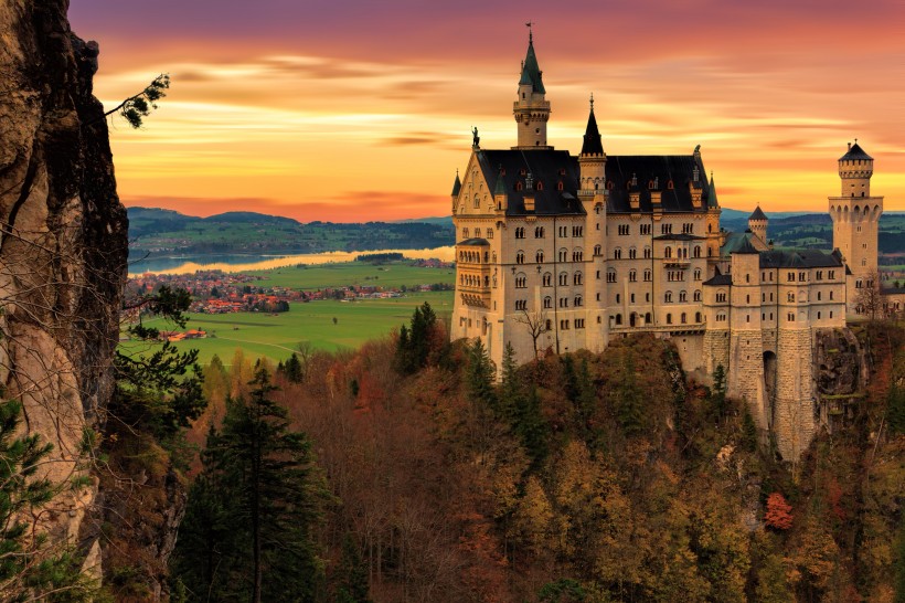 点击大图看下一张：德国巴伐利亚新天鹅城堡建筑风景图片