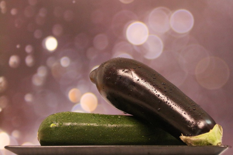 点击大图看下一张：营养丰富的紫皮茄子图片
