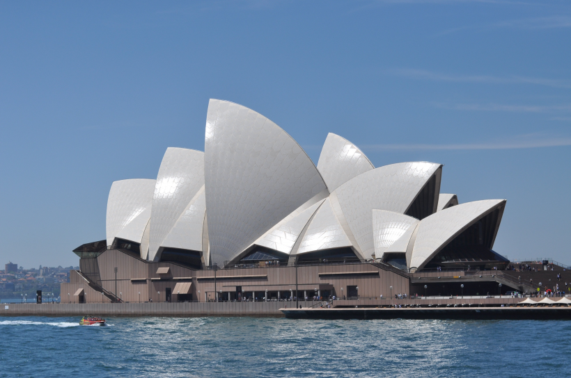 点击大图看下一张：澳大利亚悉尼歌剧院建筑风景图片