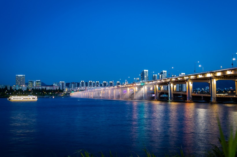 点击大图看下一张：韩国汉城汝矣岛风景图片
