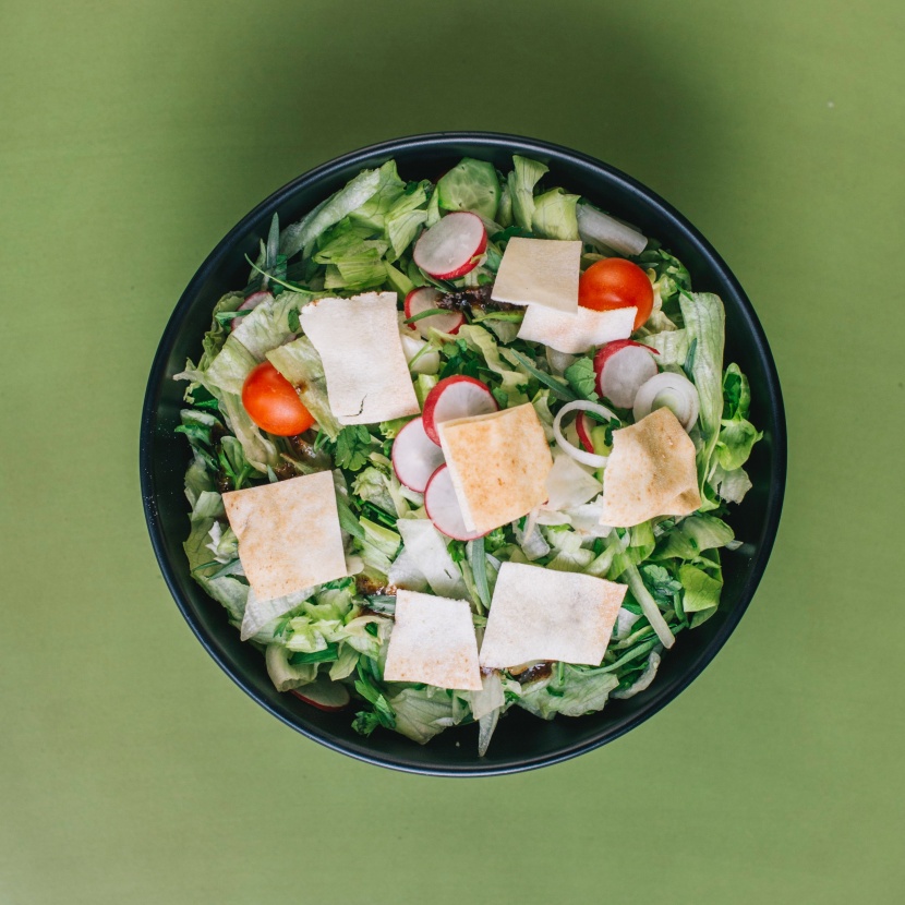 点击大图看下一张：清脆爽口的蔬菜沙拉图片