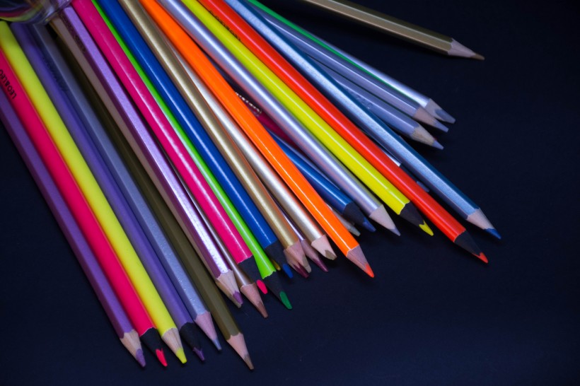 点击大图看下一张：彩色的绘图铅笔图片