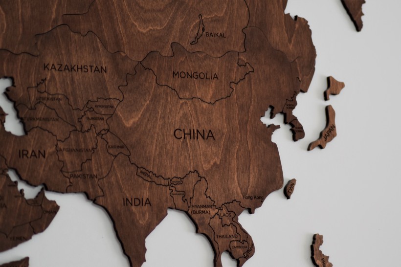 点击大图看下一张：世界地图板块模型图片