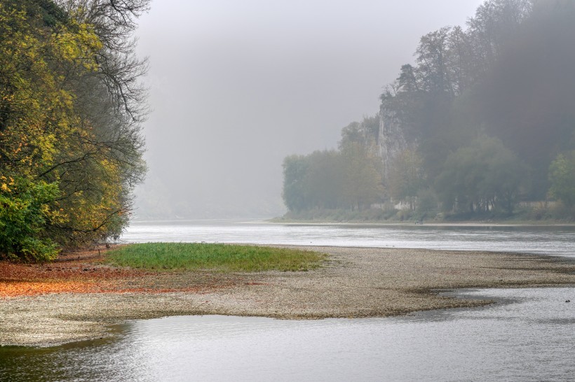 点击大图看下一张：德国多瑙河风景图片