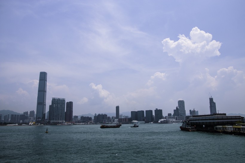 点击大图看下一张：香港维多利亚港建筑风景图片