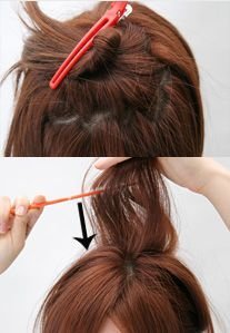 点击大图看下一张：用梳柄以Z字形画圆挑出头发，然后用逆梳的方式将头发梳蓬。