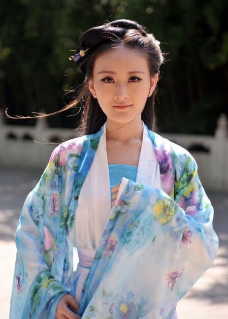 点击大图看下一张：校园汉服女神古装发型大PK，或温婉动人或清纯丽质或美若天仙你心动了吗？