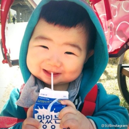 点击大图看下一张:韩国小眼正太可爱发型憨态十足