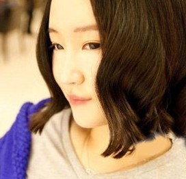 点击大图看下一张：韩国短发蛋卷头二：如同咖啡奶茶般具有文艺气息的蛋卷头，发型的律动感延伸到脸型，让整个人看起来至少要比实际年龄小上五岁。