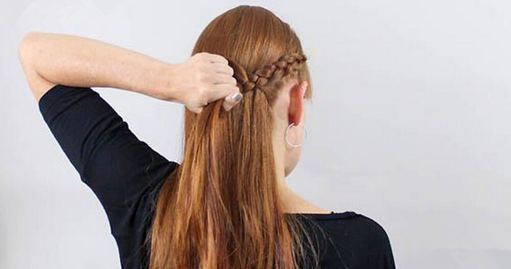 点击大图看下一张：步骤3：编织到头的后部时，停止加入新的发束。