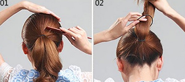 点击大图看下一张：1、首先把头发梳理好，往后扎出一个简单的马尾。2、再把马尾的发尾部分放进拉发针的圈圈里去。