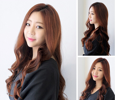 点击大图看下一张：韩国妹子流行发型1：侧分的长卷发优雅大气，两边的头发贴近脸颊轻松瘦脸，棕色染发提亮肤色。