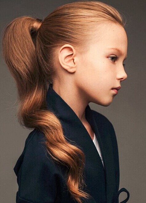 点击大图看下一张：绝美小公主发型扎法图片