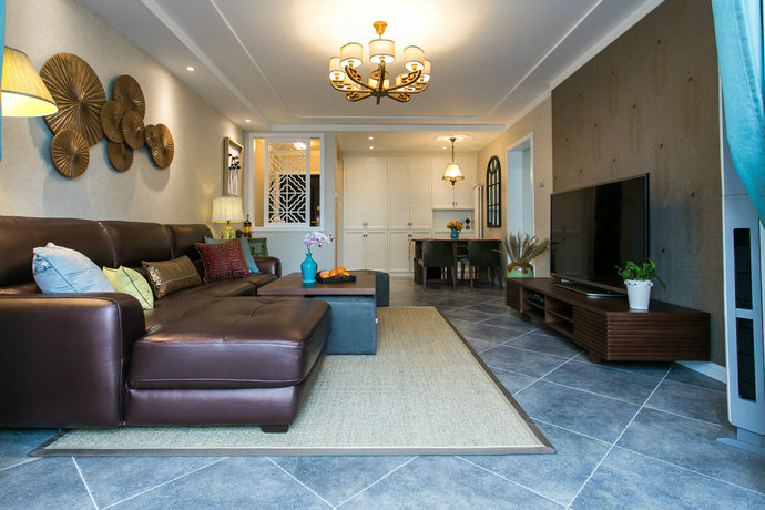 点击大图看下一张:东南亚简约风格大户型客厅设计图赏