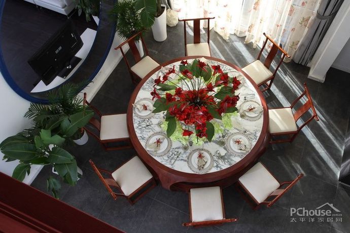 点击大图看下一张:中式风格复式卧室效果图