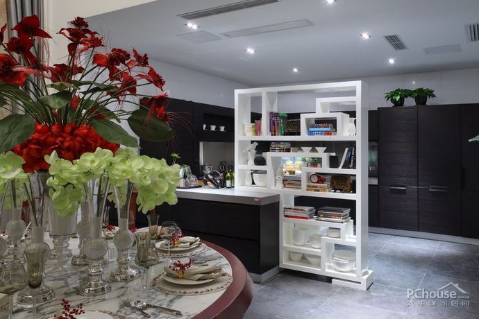 点击大图看下一张:中式风格复式卧室效果图