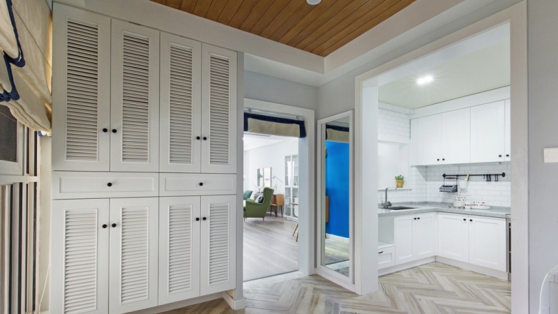 点击大图看下一张：质朴清爽欧式三居室浪漫装修