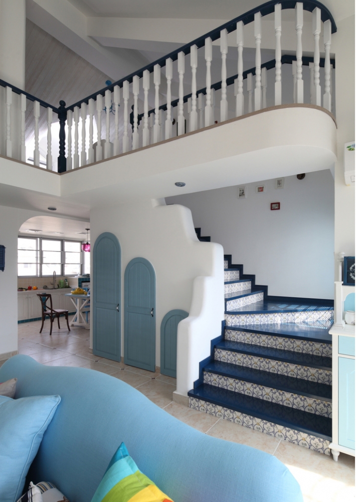 点击大图看下一张：地中海清爽自然复式装修案例欣赏