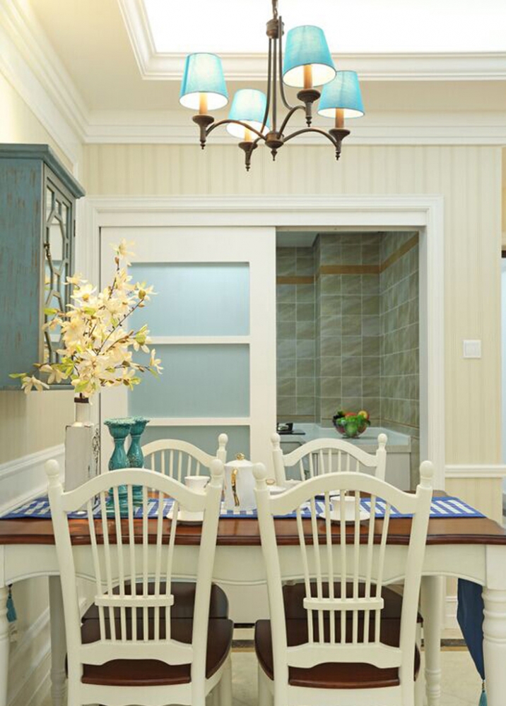 点击大图看下一张：清新自然田园风三居唯美装修案例