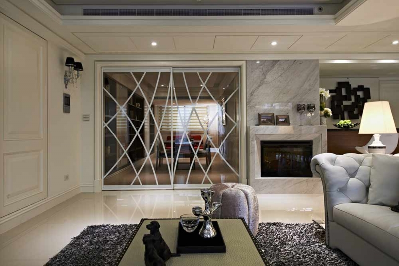 点击大图看下一张：浪漫轻奢简欧风格两居装潢设计