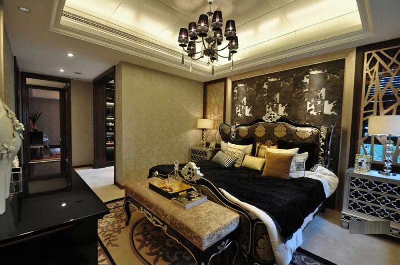 点击大图看下一张：华丽欧式时尚两居装潢案例