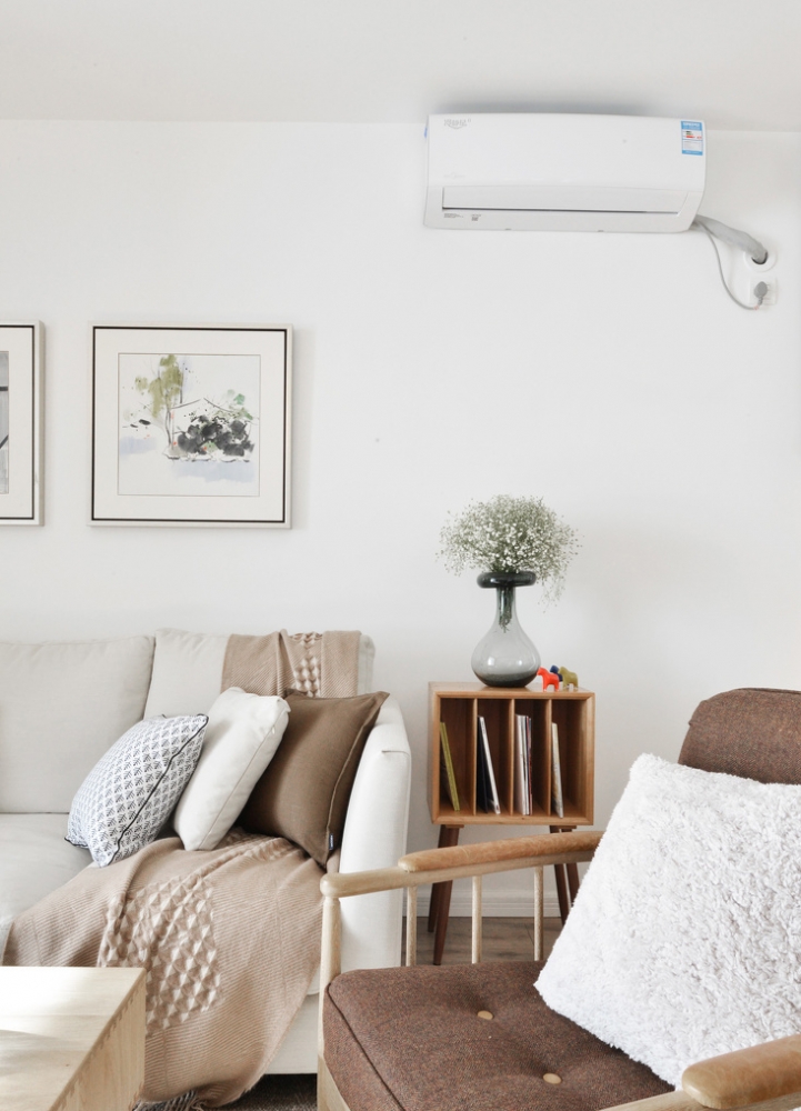 点击大图看下一张：清新自然文艺简约两居装修案例