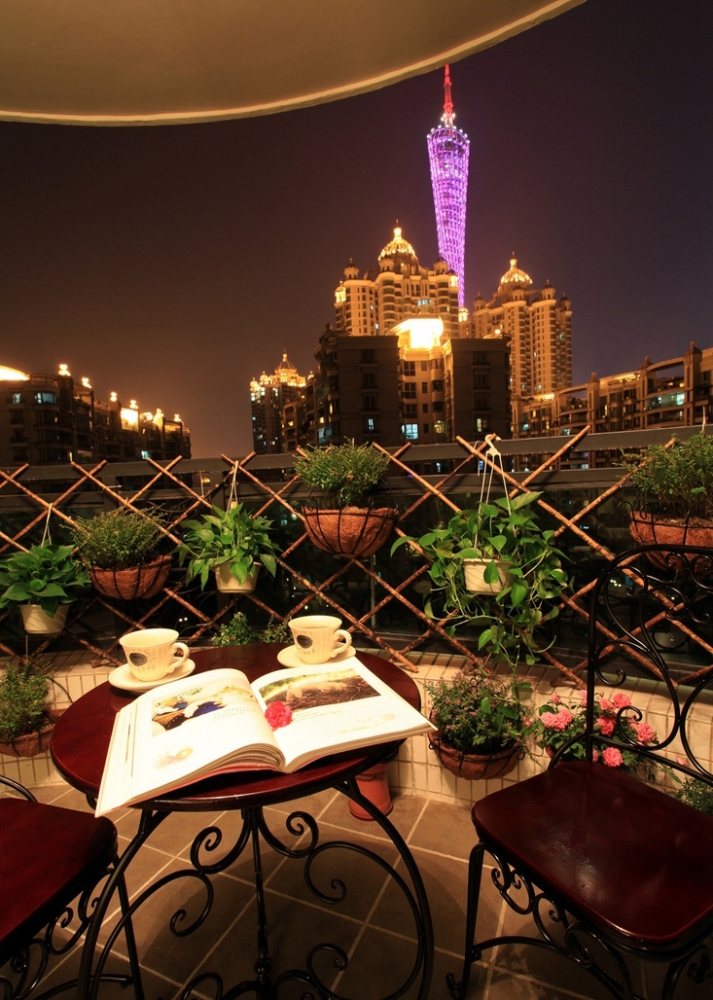 点击大图看下一张:迷雾森林欧式乡村别墅装潢设计