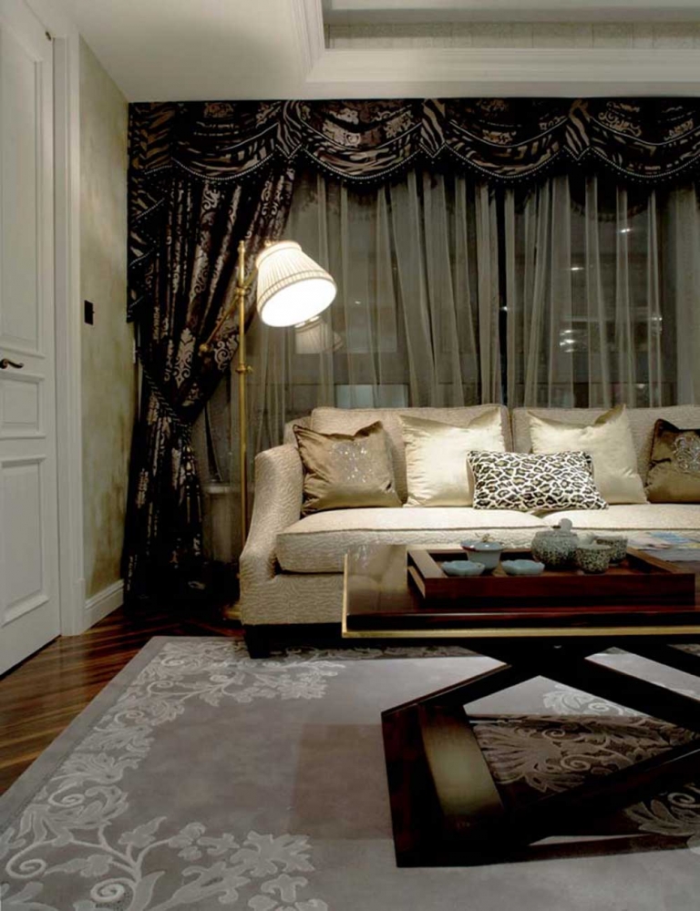 点击大图看下一张:新古典风格两层别墅装修案例