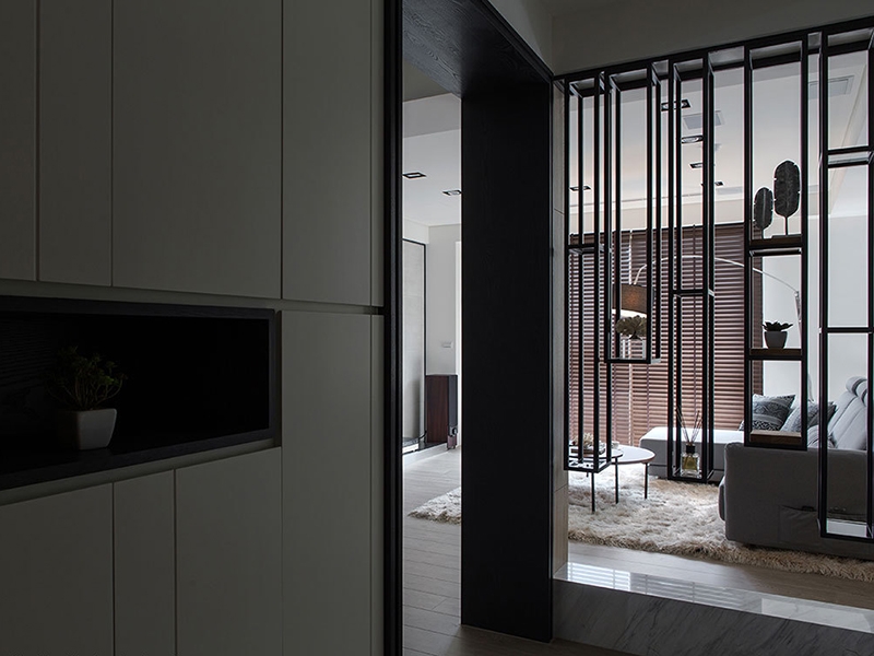 点击大图看下一张：极简主义简约风格四居室内效果