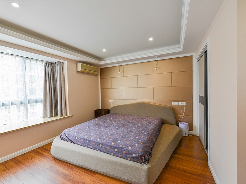 点击大图看下一张：103方简约都市温馨三室两厅设计效果