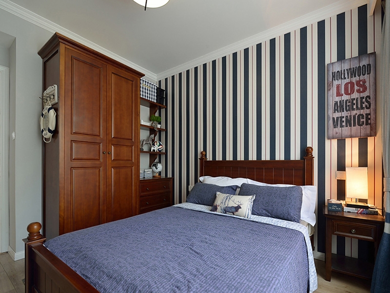 点击大图看下一张:蔚蓝海风美式两居实用装潢设计案例