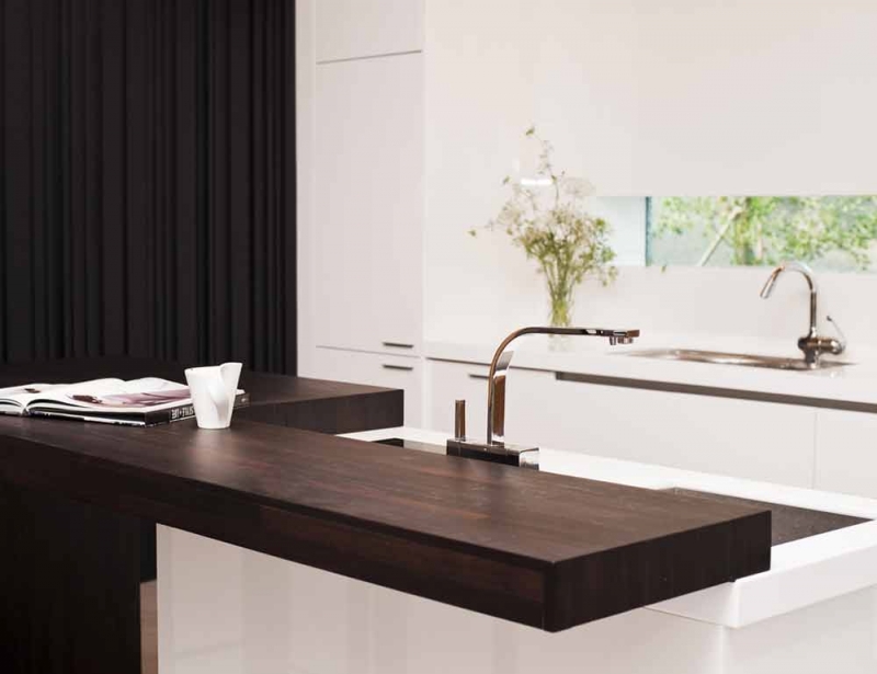 点击大图看下一张：时尚雅致新古典风格两居室大户型设计案例