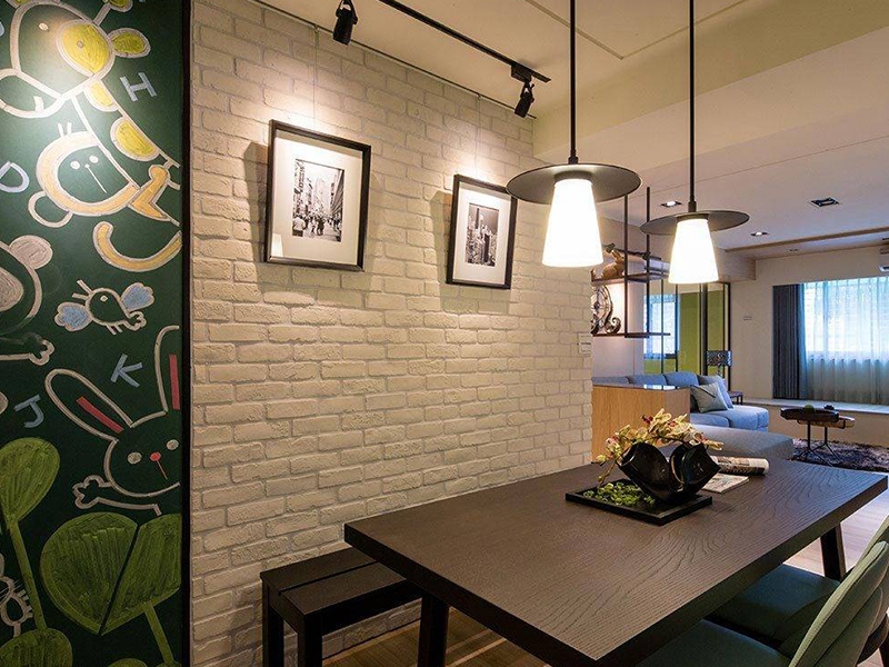 点击大图看下一张：现代简约79平两居室设计展示