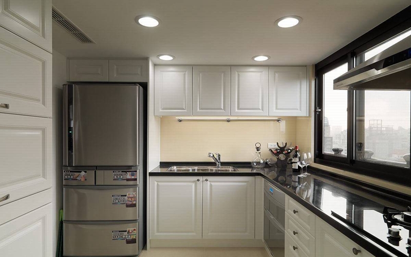 点击大图看下一张：80方婉约淡雅简欧风格两居小户型装潢案例