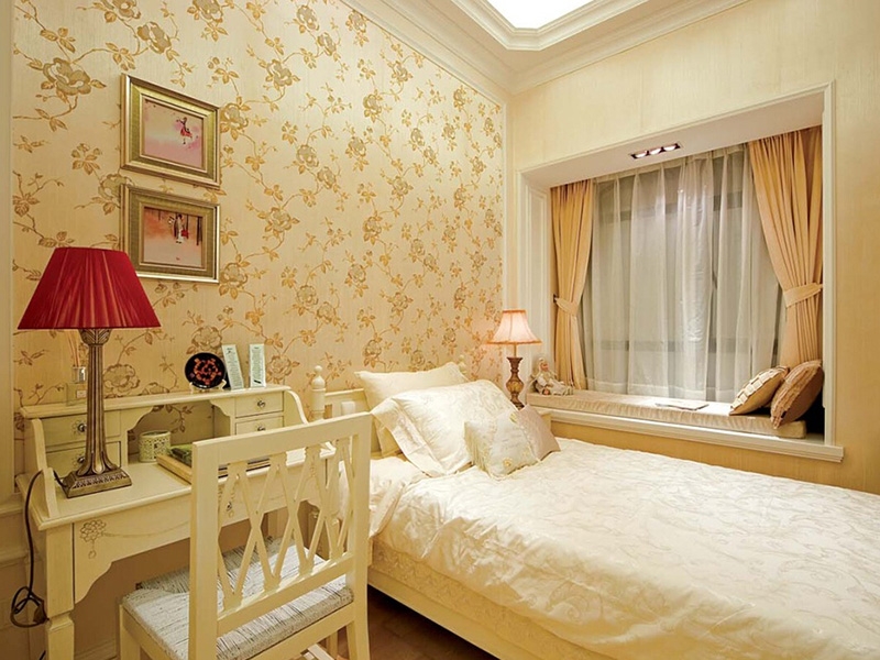 点击大图看下一张：126平欧式三室两厅温馨装潢案例