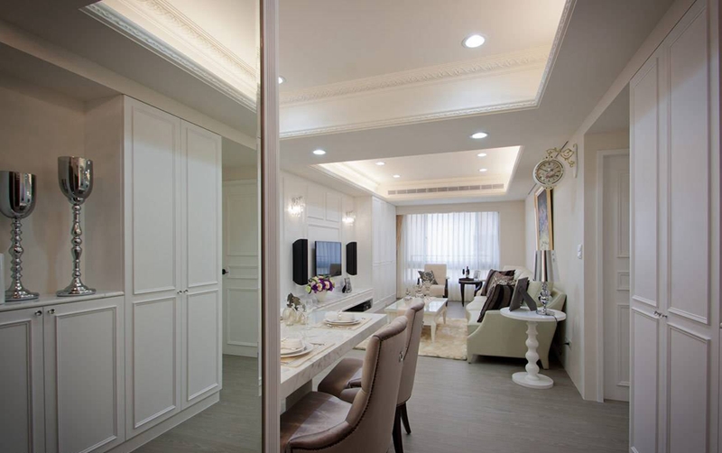 点击大图看下一张：白色典雅简约风格三居室装潢案例