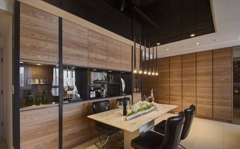 点击大图看下一张：低调时尚现代风格三居装潢实例精选