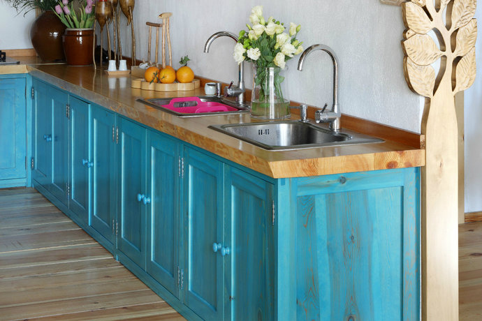 点击大图看下一张：纯木田园风格别墅装修案例