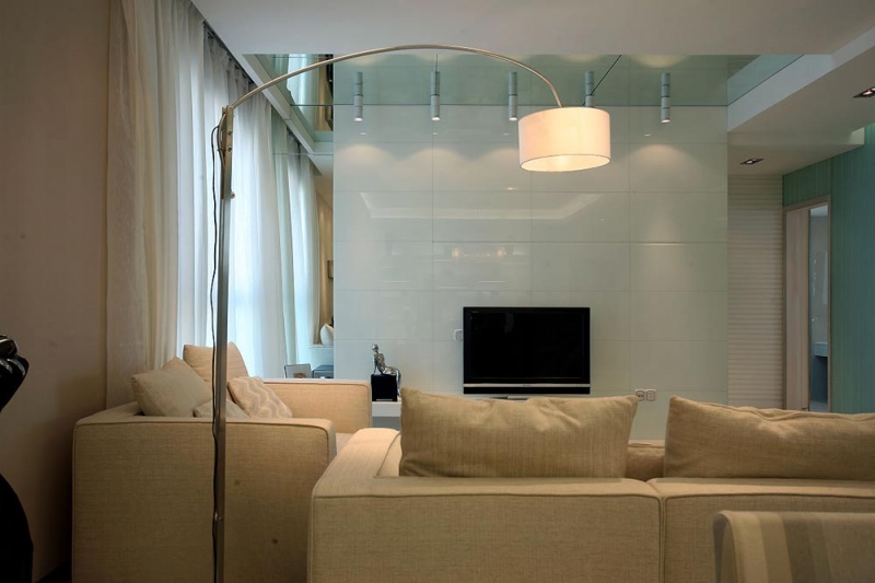 点击大图看下一张：现代简洁三居室装修案例