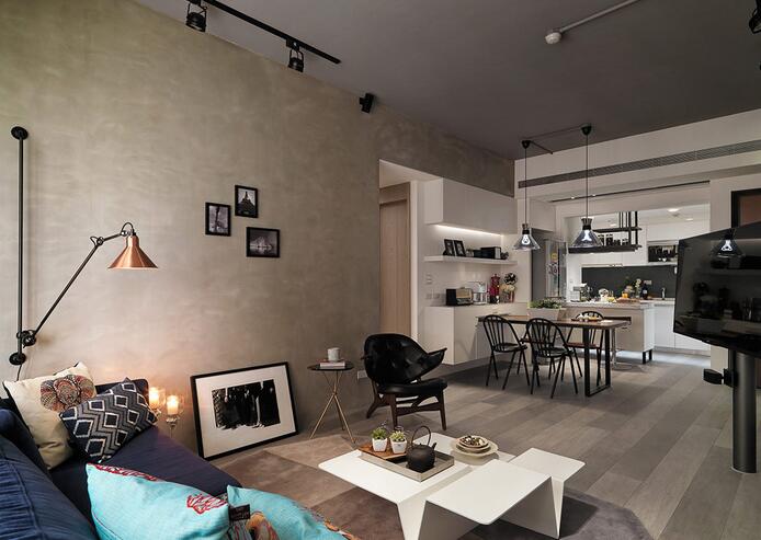 点击大图看下一张：极致时尚现代工业风两室一厅装潢设计示范