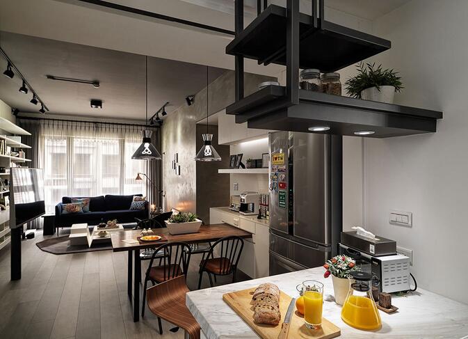 点击大图看下一张：极致时尚现代工业风两室一厅装潢设计示范