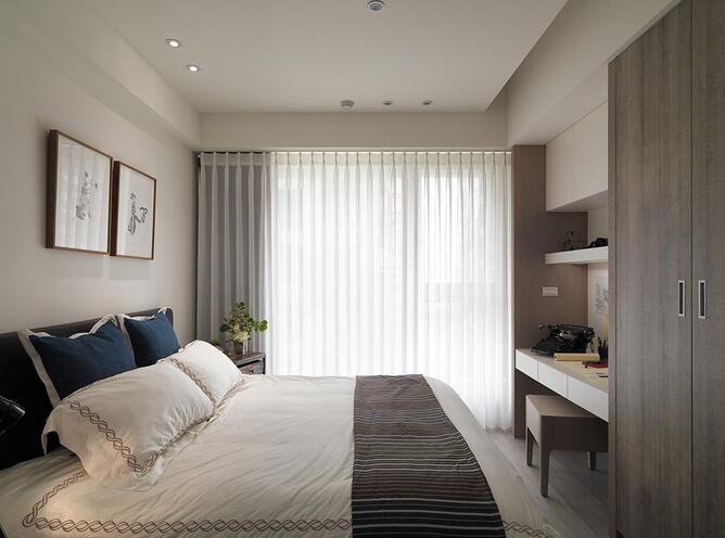 点击大图看下一张：极致时尚现代工业风两室一厅装潢设计示范