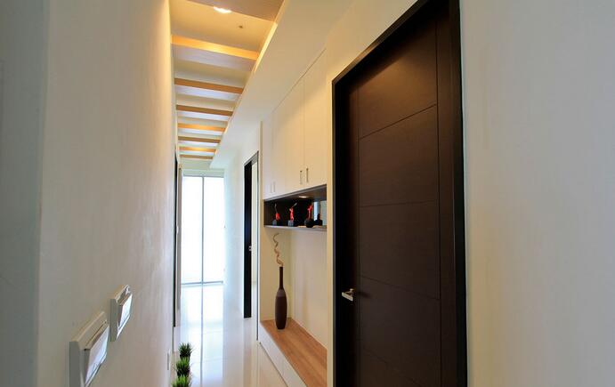 点击大图看下一张：现代180平三居效果图展示