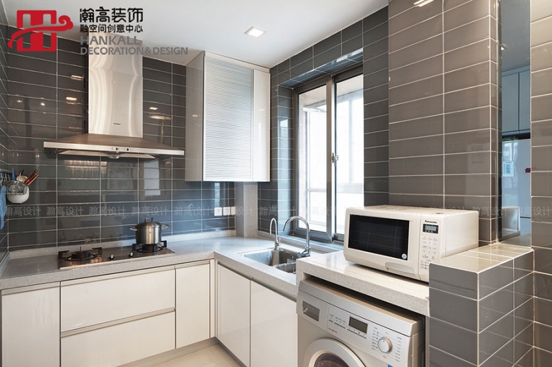 点击大图看下一张：现代清新质感两居装修效果展示